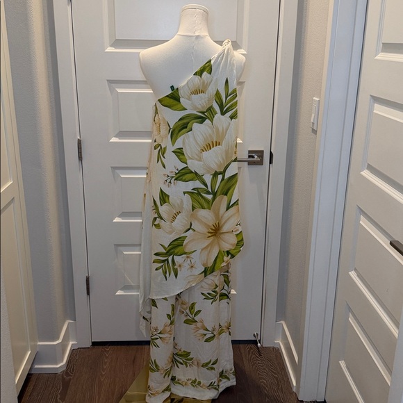 FARM Rio Floral Asymmetrical Jumpsuit Size M - Picture 10 of 10